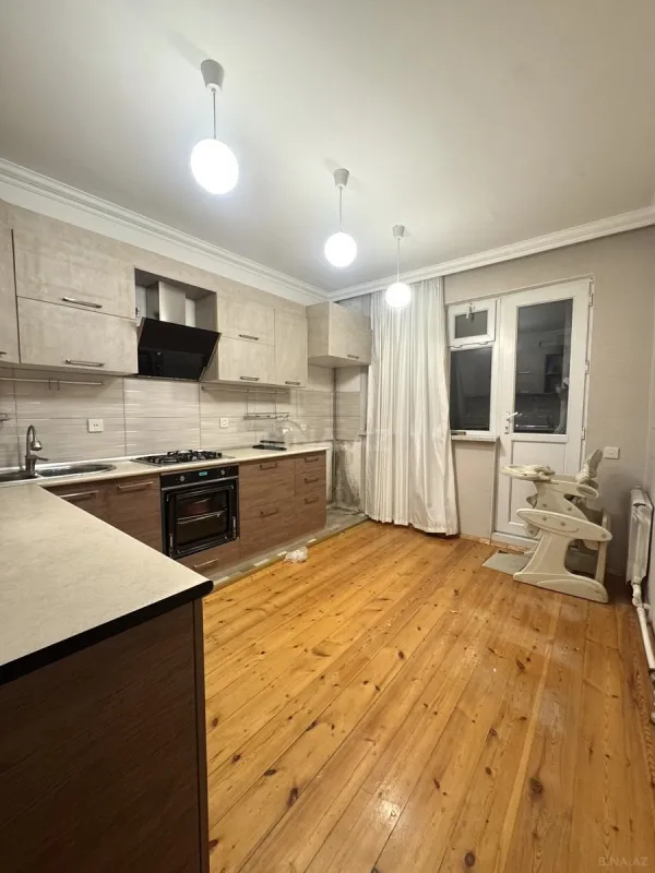 Kirayə verilir 2 otaqlı mənzil 65 m²