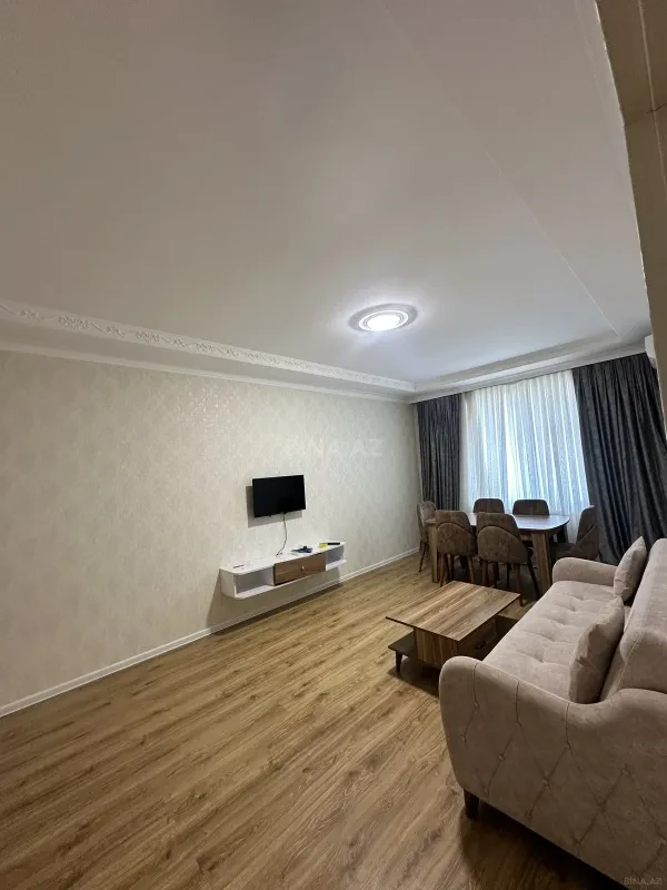 Kirayə verilir 2 otaqlı mənzil 80 m²
