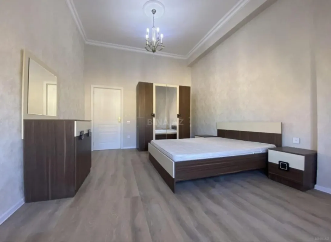 Satılır 3 otaqlı mənzil 120 m²