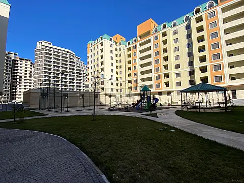 Satılır 3 otaqlı mənzil 120 m²