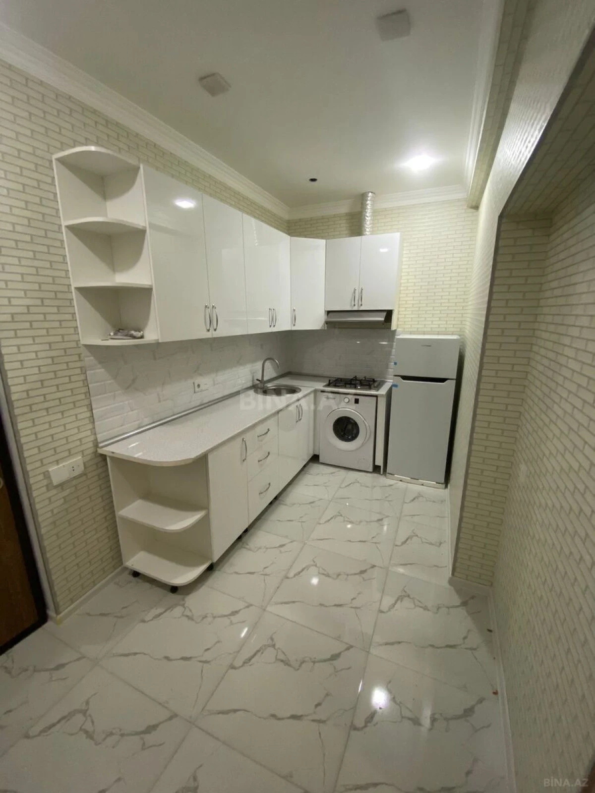Kirayə verilir 2 otaqlı mənzil 65 m²
