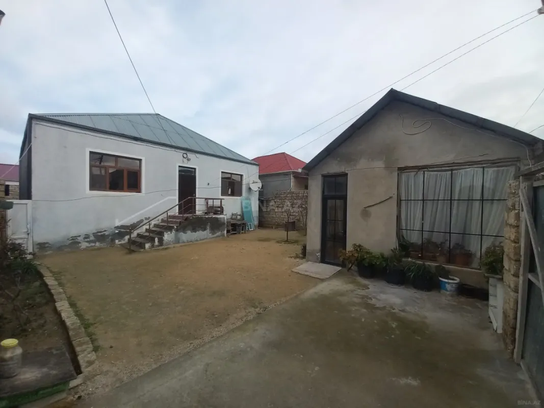 Satılır 3 otaqlı həyət evi 140 m²