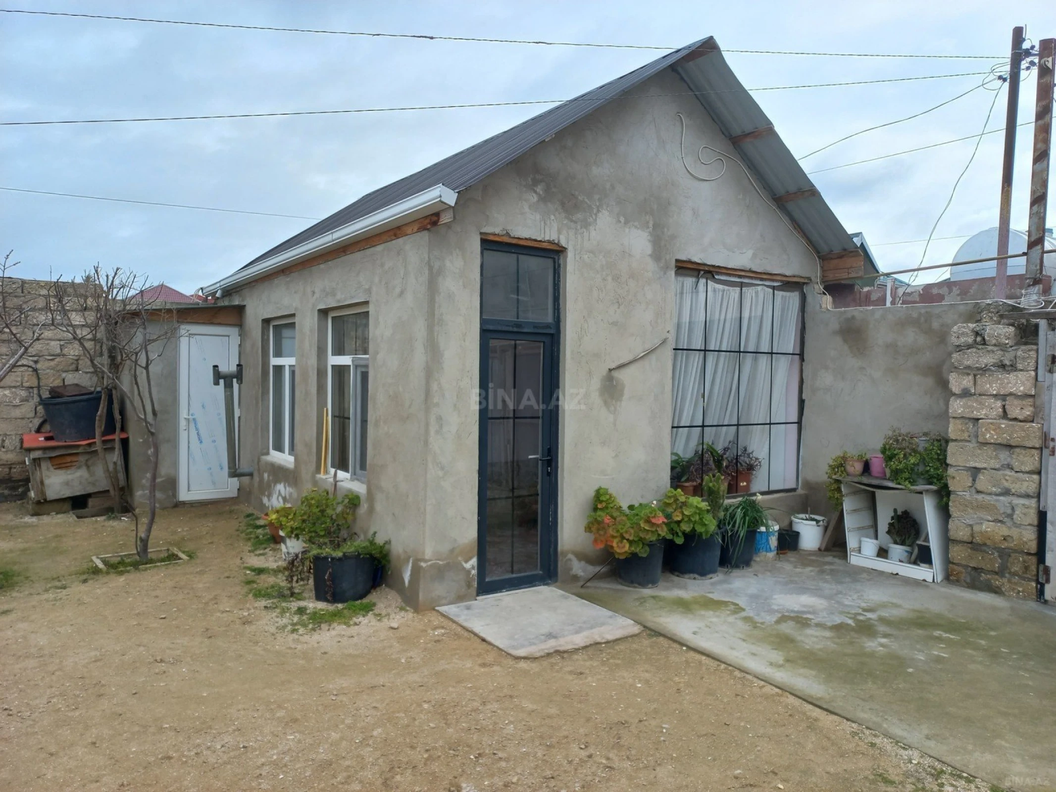 Satılır 3 otaqlı həyət evi 140 m²