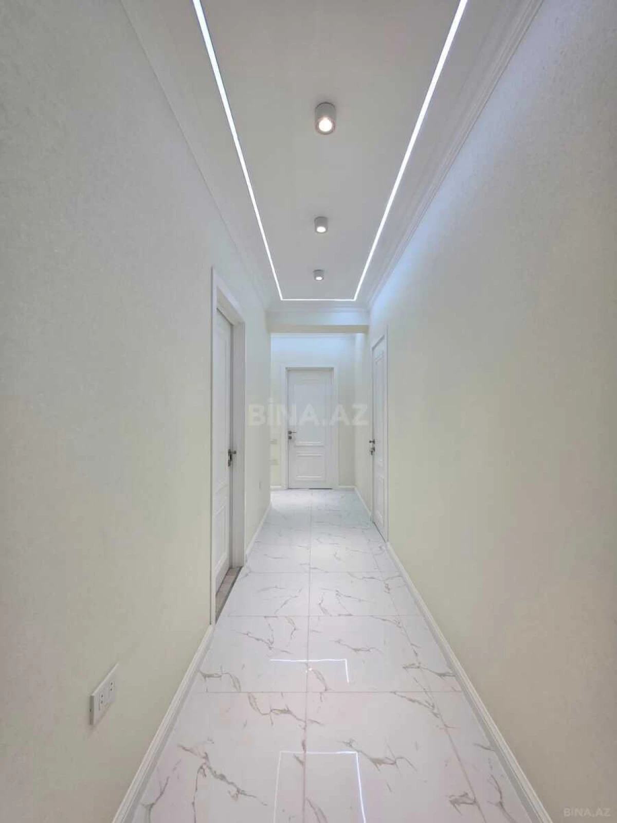 Satılır 3 otaqlı mənzil 96 m²