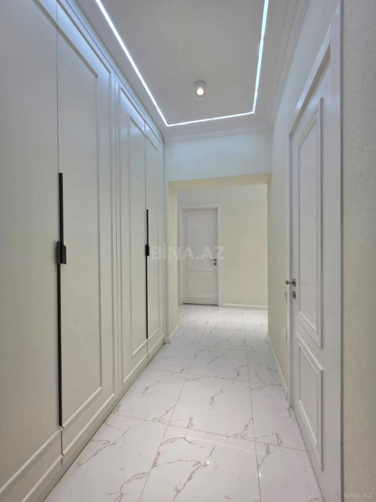 Satılır 3 otaqlı mənzil 96 m²