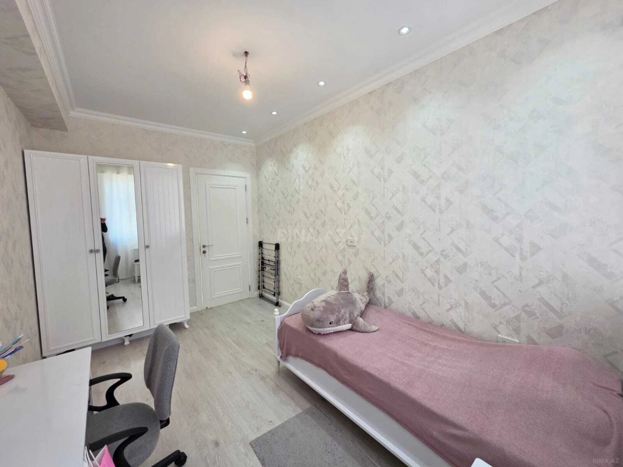 Satılır 3 otaqlı mənzil 96 m²