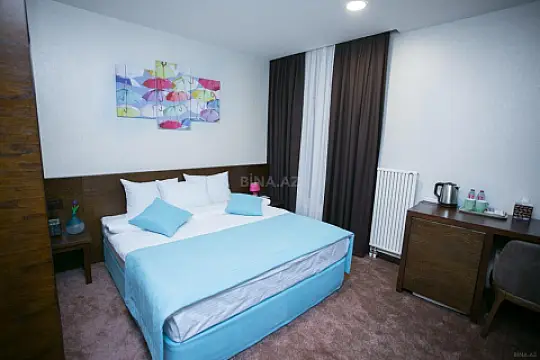 Satılır obyekt 700 m²