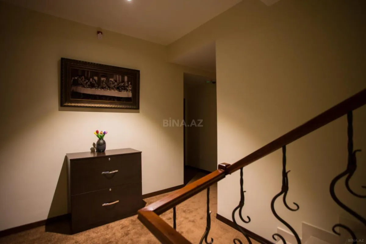 Satılır obyekt 700 m²