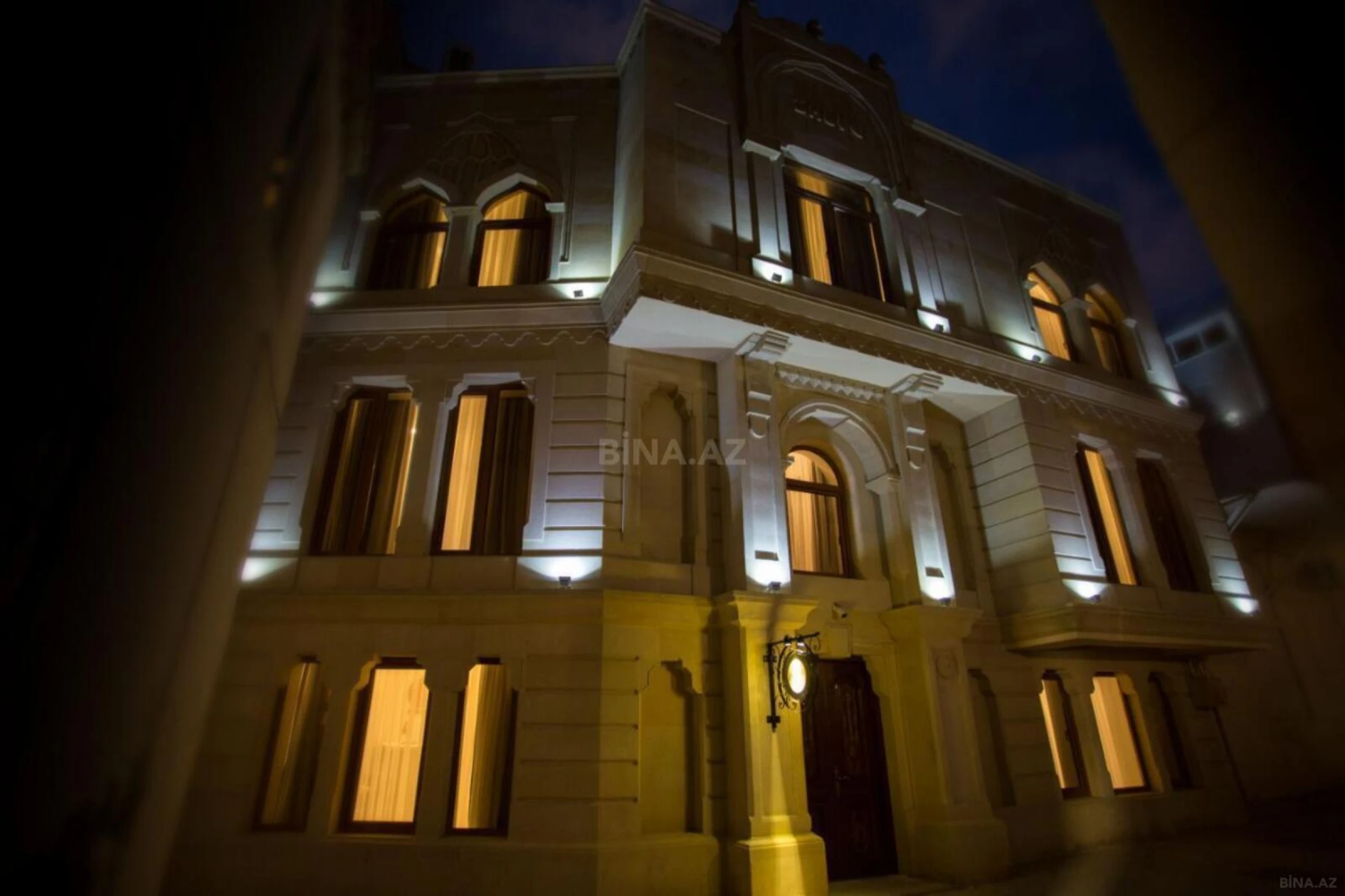 Satılır obyekt 700 m²