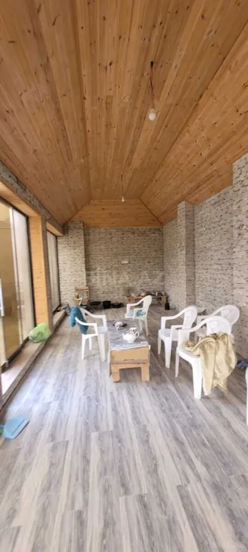 Satılır 5 otaqlı həyət evi 240 m²