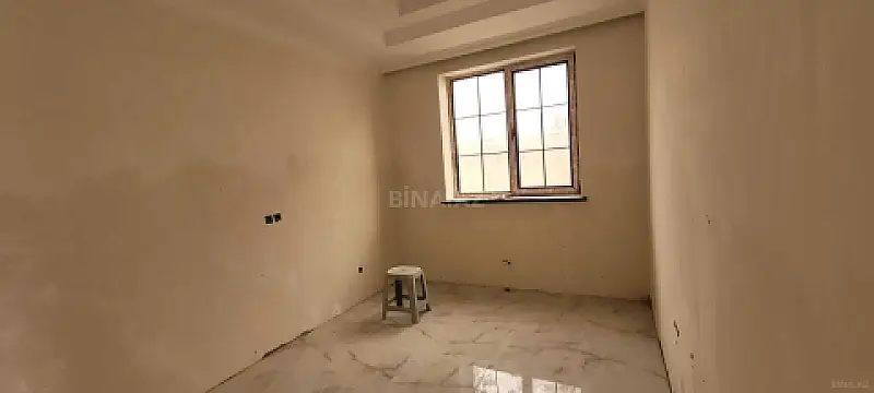 Satılır 5 otaqlı həyət evi 240 m²