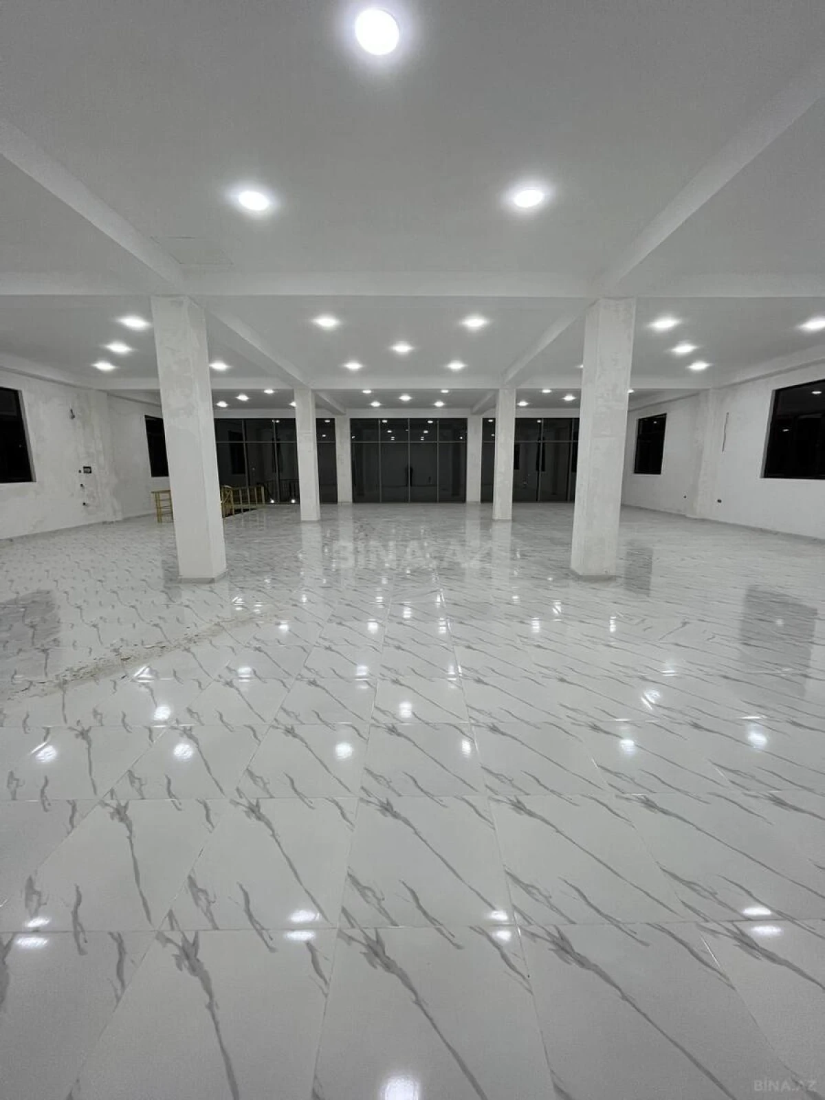 Kirayə verilir obyekt 350 m²