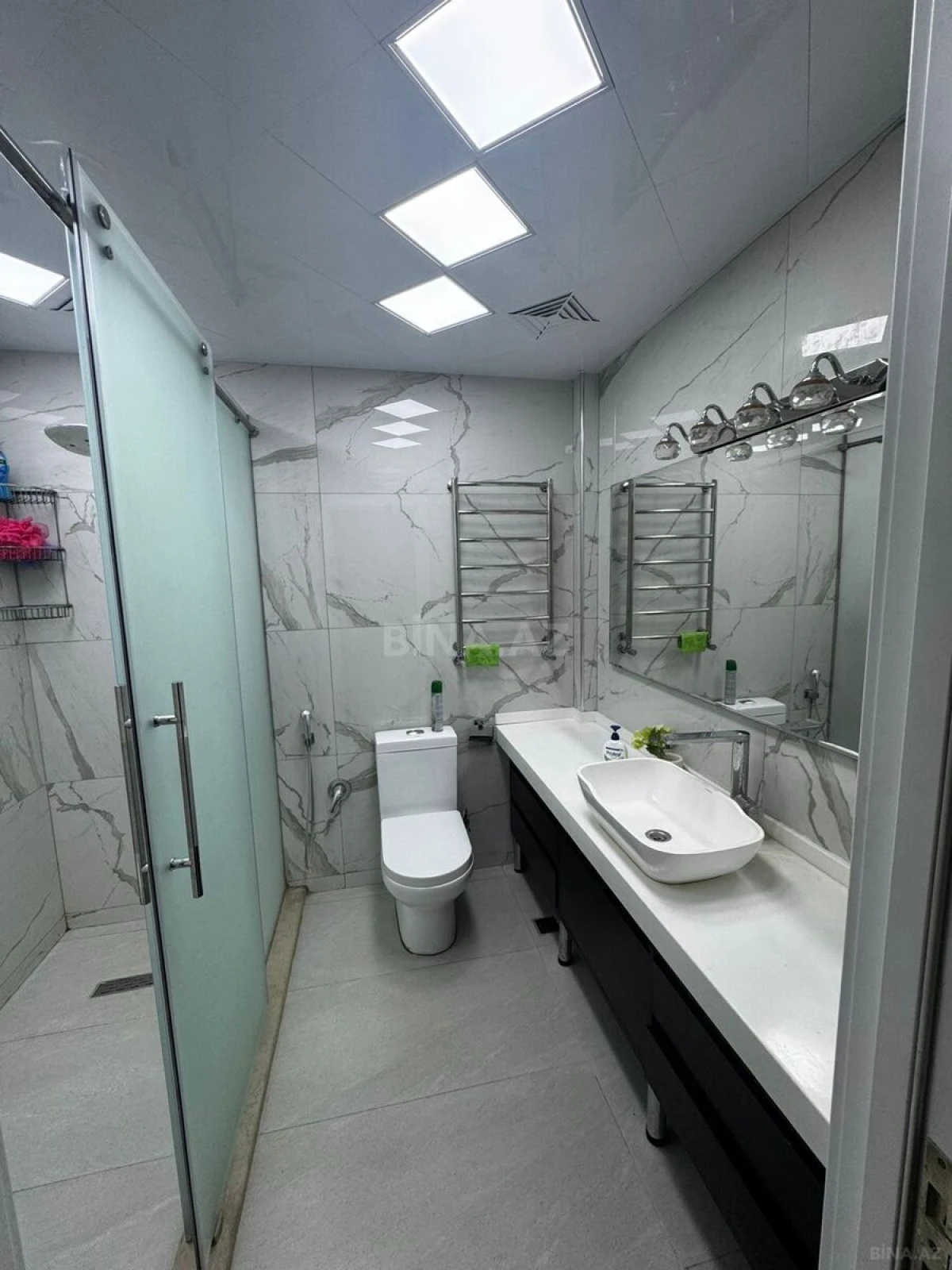 Kirayə verilir 3 otaqlı mənzil 140 m²