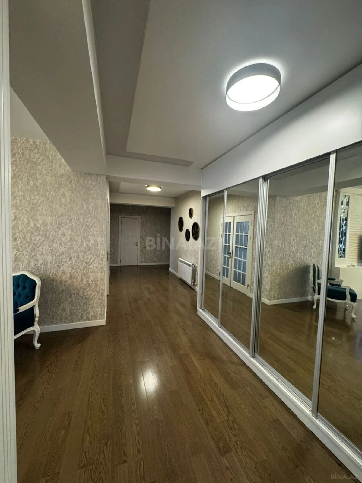 Kirayə verilir 3 otaqlı mənzil 140 m²