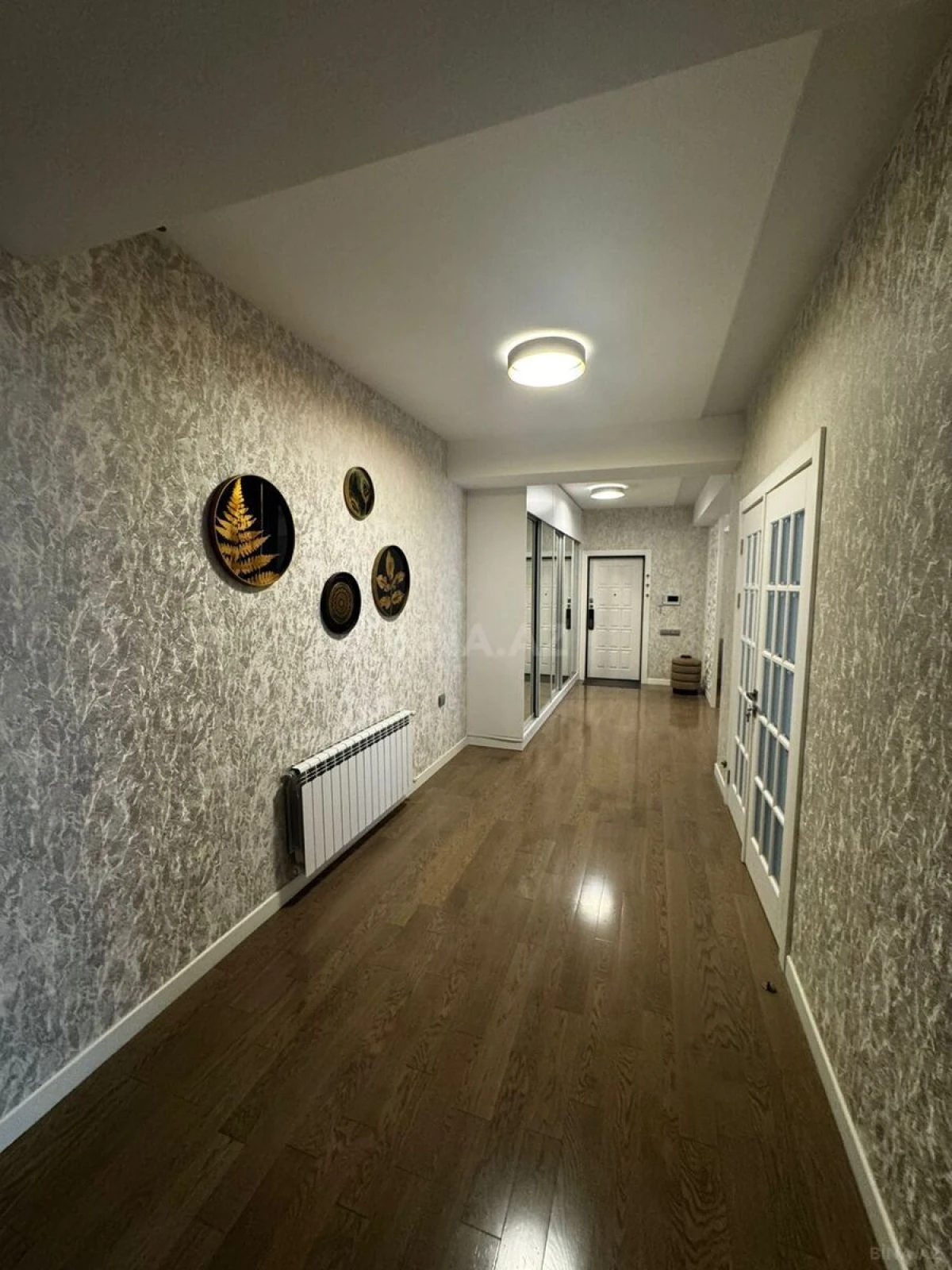 Kirayə verilir 3 otaqlı mənzil 140 m²