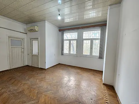 Kirayə verilir 5 otaqlı ofis 160 m²