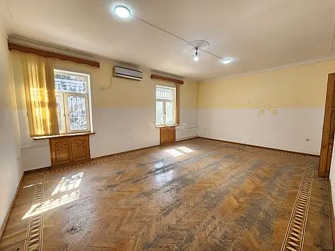 Kirayə verilir 5 otaqlı ofis 160 m²