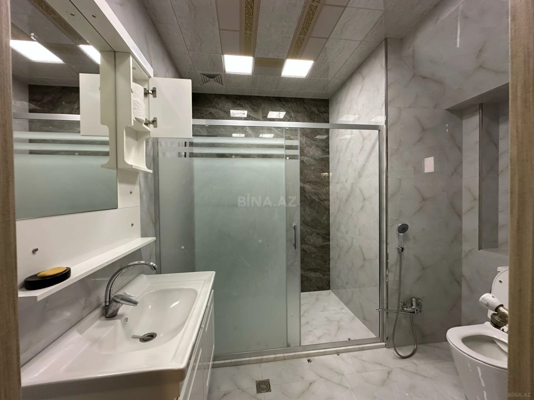 Kirayə verilir 4 otaqlı həyət evi 300 m²