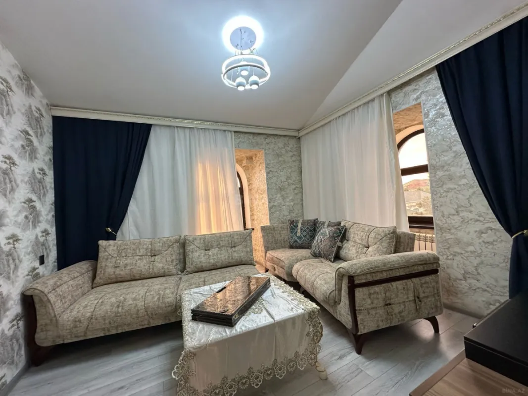 Kirayə verilir 4 otaqlı həyət evi 300 m²