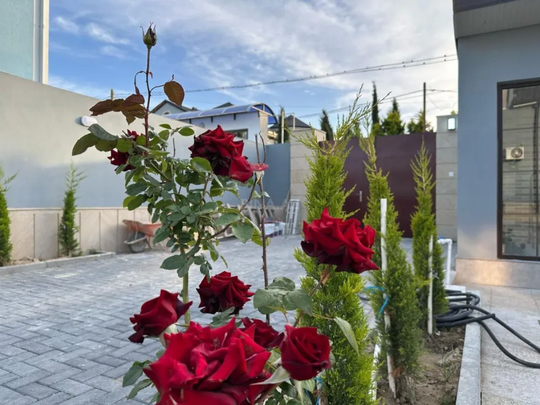 Kirayə verilir 4 otaqlı həyət evi 300 m²