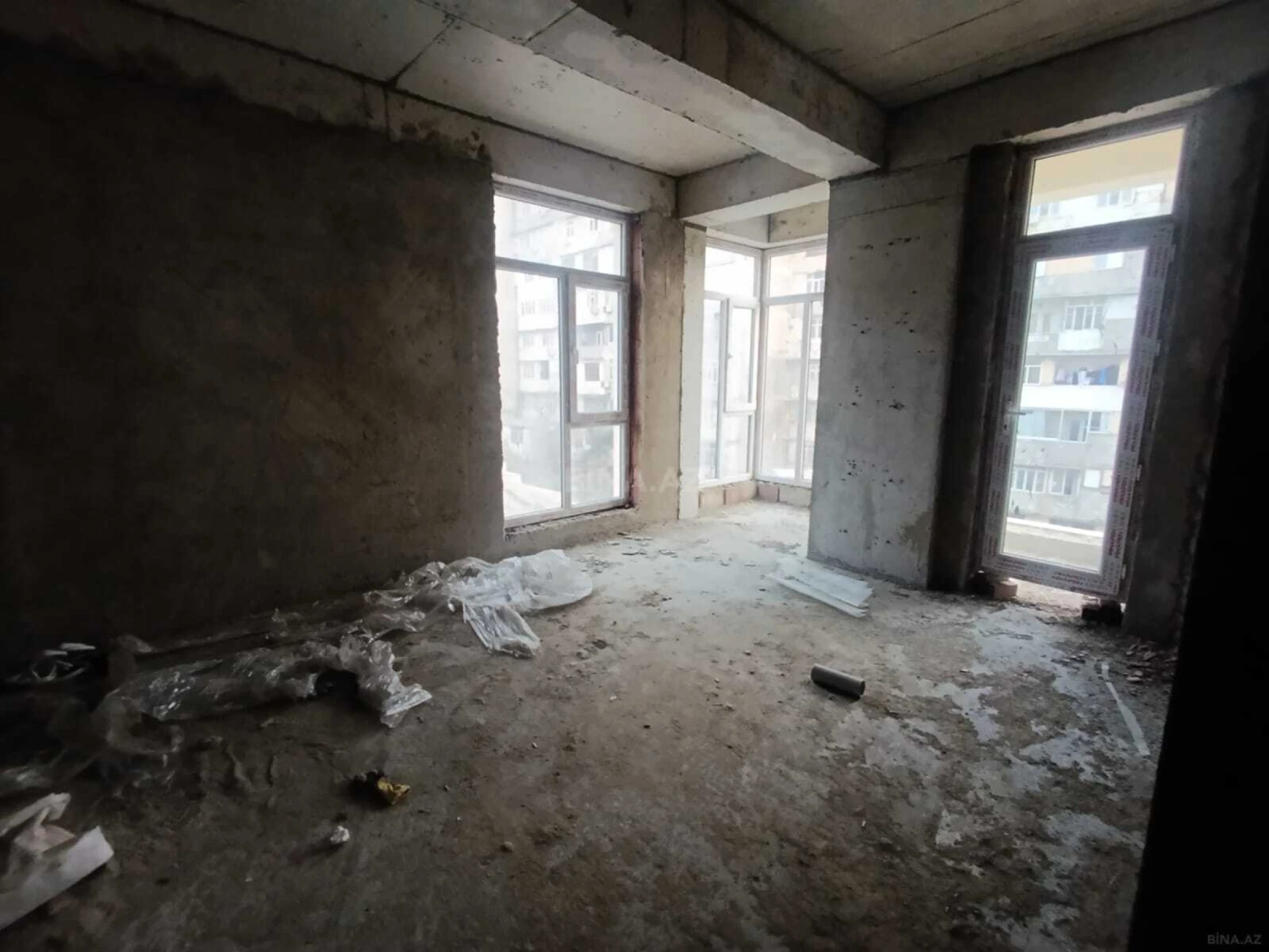 Satılır 3 otaqlı mənzil 111 m²