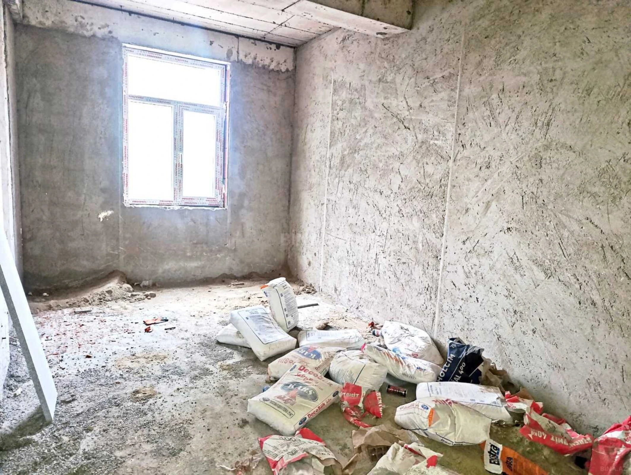 Satılır 3 otaqlı mənzil 111 m²