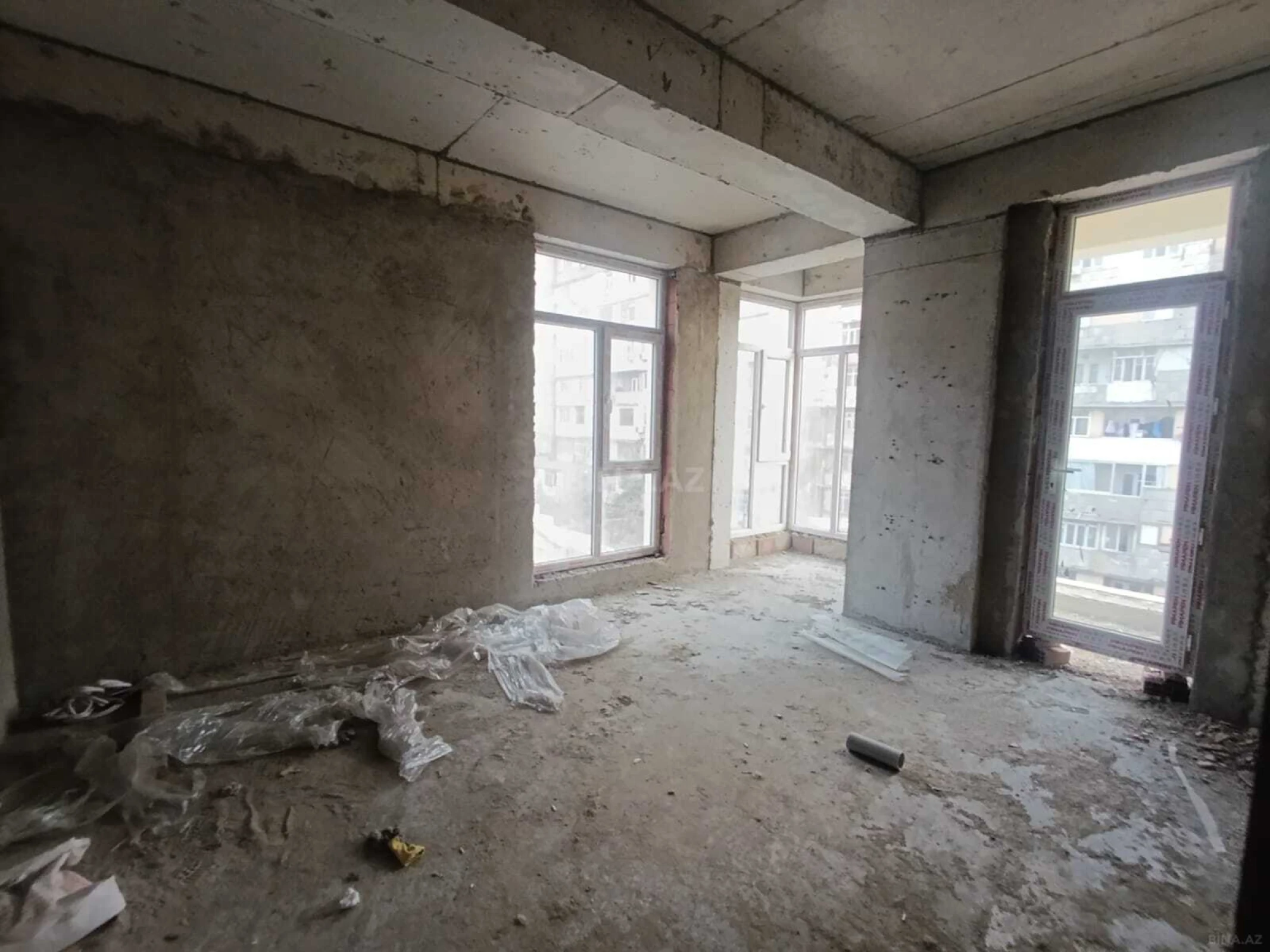 Satılır 3 otaqlı mənzil 111 m²