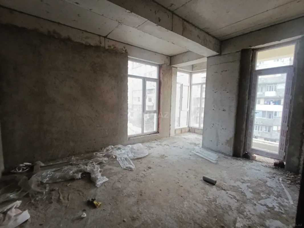 Satılır 3 otaqlı mənzil 111 m²