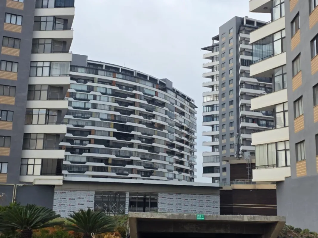 Satılır 3 otaqlı mənzil 146.6 m²