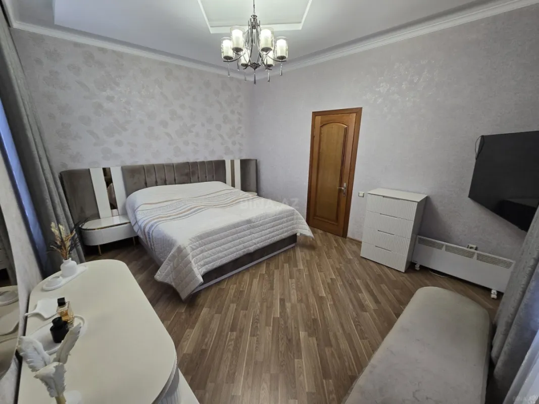 Satılır 6 otaqlı həyət evi 200 m²