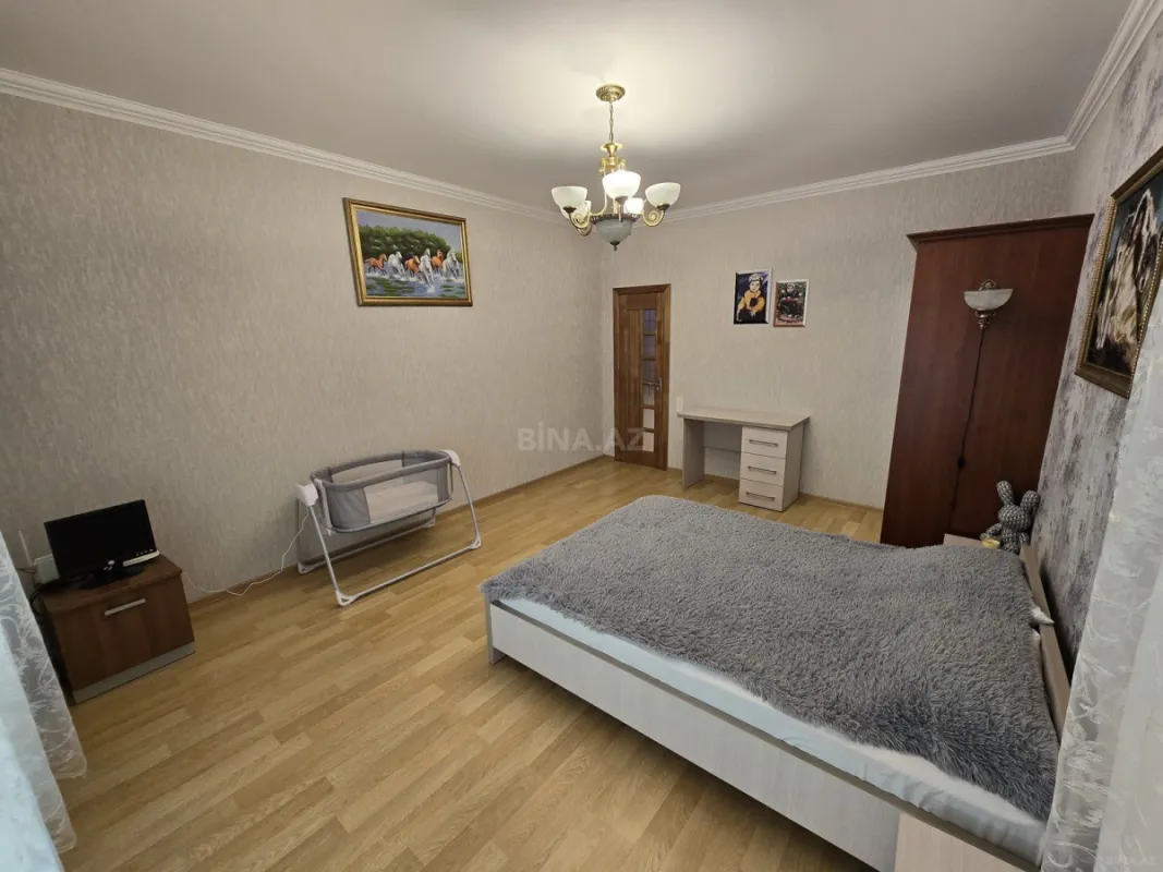 Satılır 6 otaqlı həyət evi 200 m²