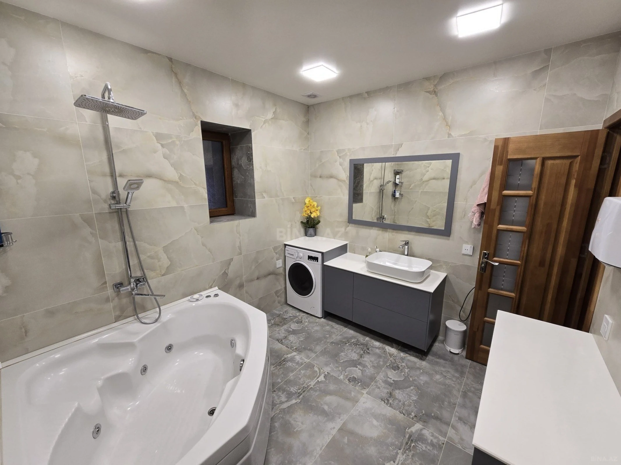 Satılır 6 otaqlı həyət evi 200 m²