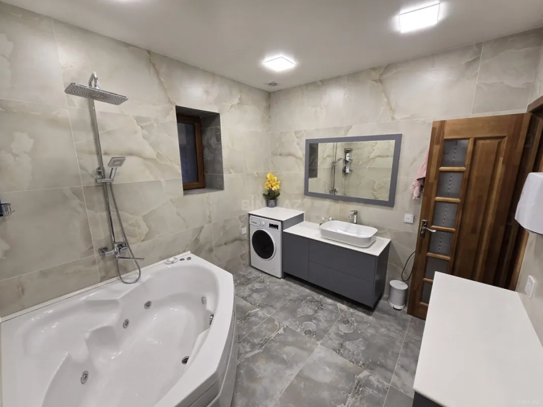 Satılır 6 otaqlı həyət evi 200 m²