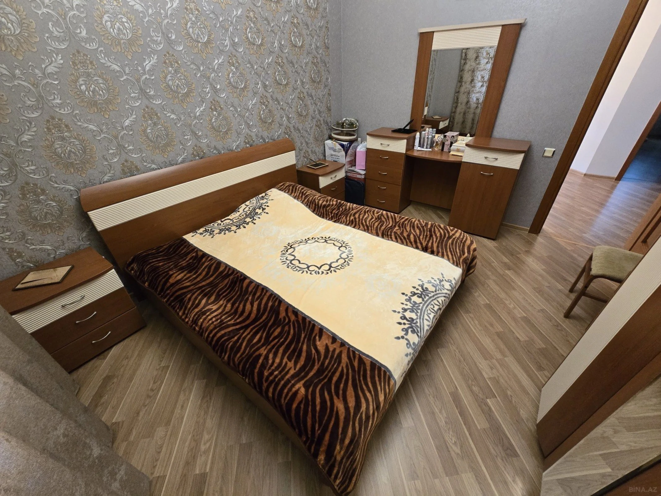 Satılır 6 otaqlı həyət evi 200 m²