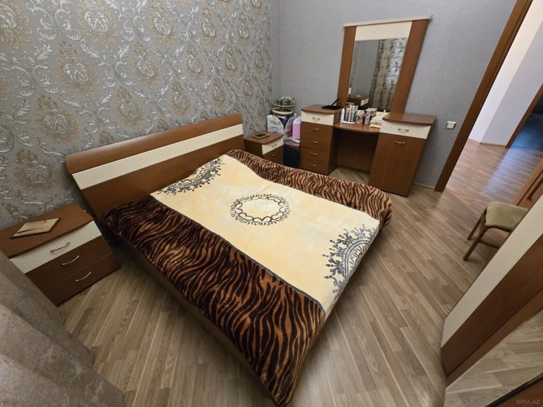 Satılır 6 otaqlı həyət evi 200 m²