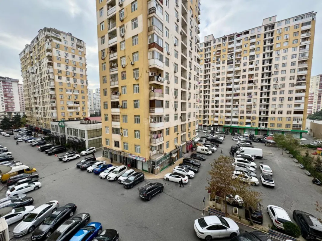 Satılır 4 otaqlı mənzil 158 m²