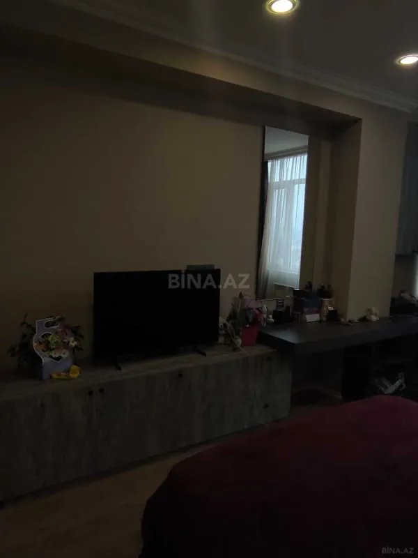 Satılır 3 otaqlı mənzil 137 m²
