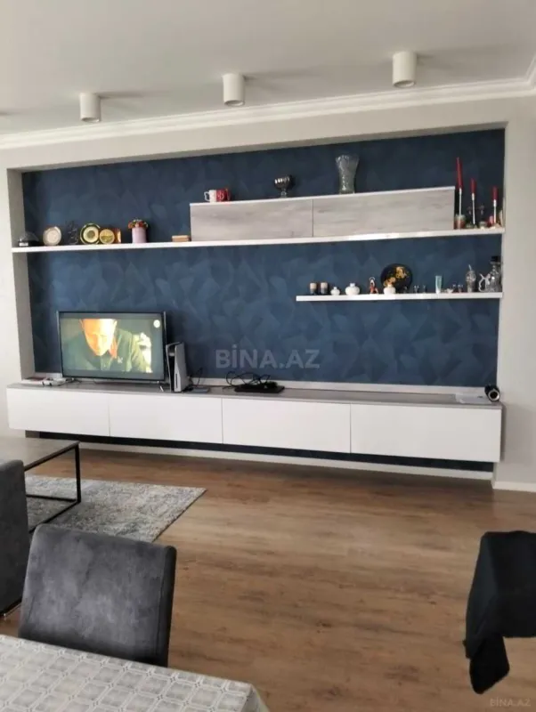 Satılır 3 otaqlı mənzil 137 m²