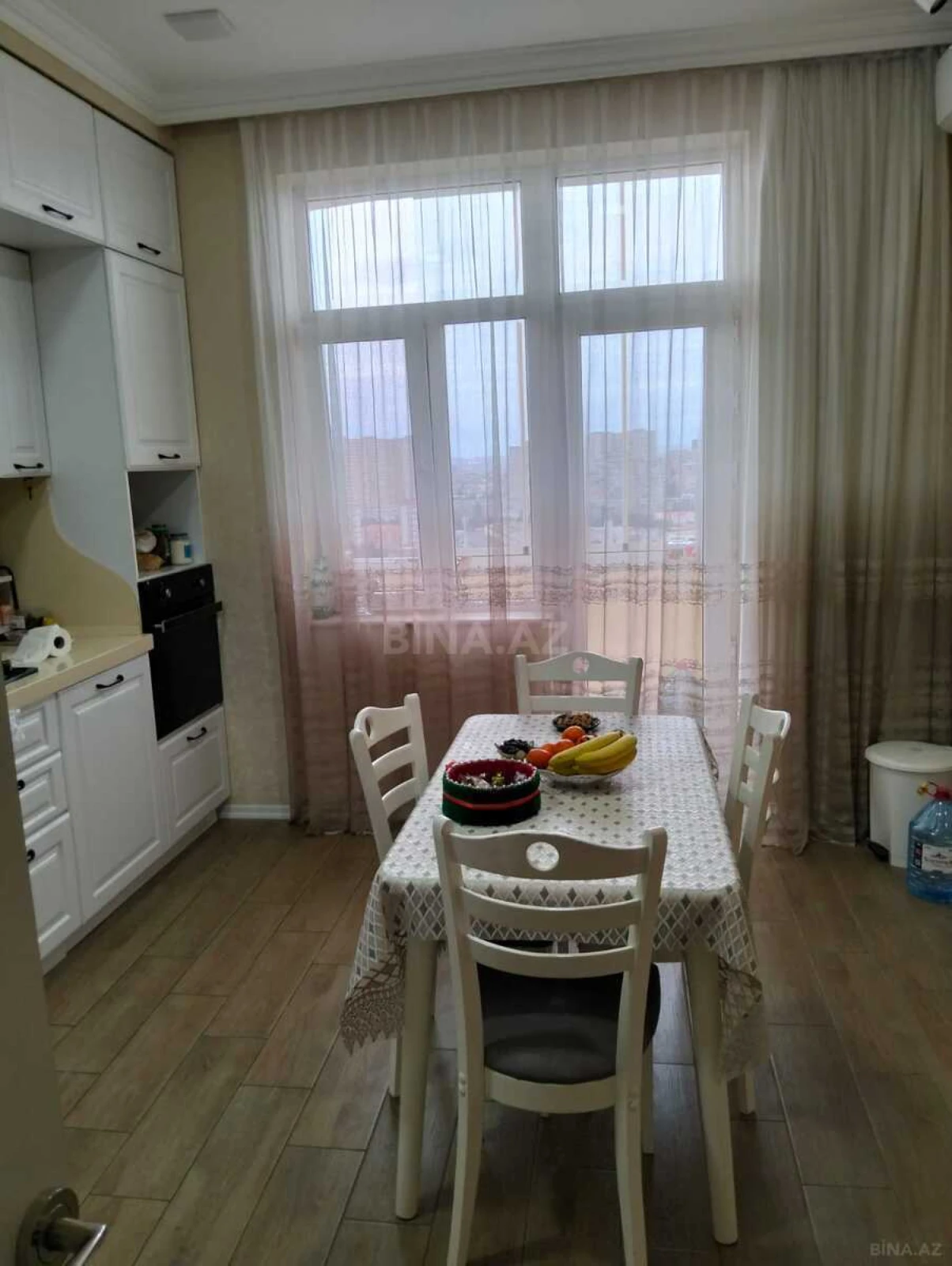 Satılır 3 otaqlı mənzil 137 m²