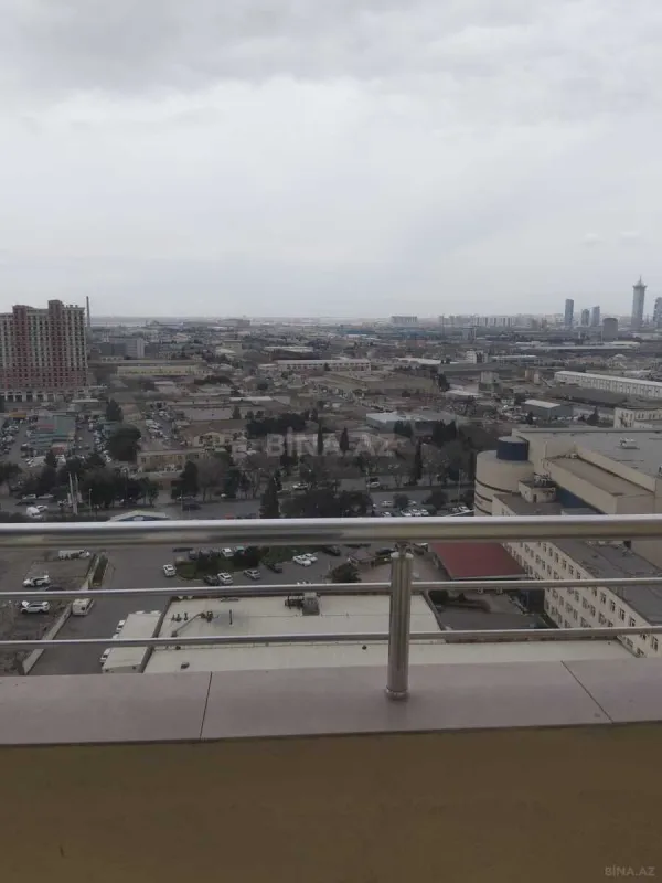 Satılır 3 otaqlı mənzil 137 m²