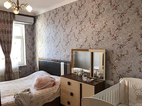 Satılır 2 otaqlı mənzil 76 m²