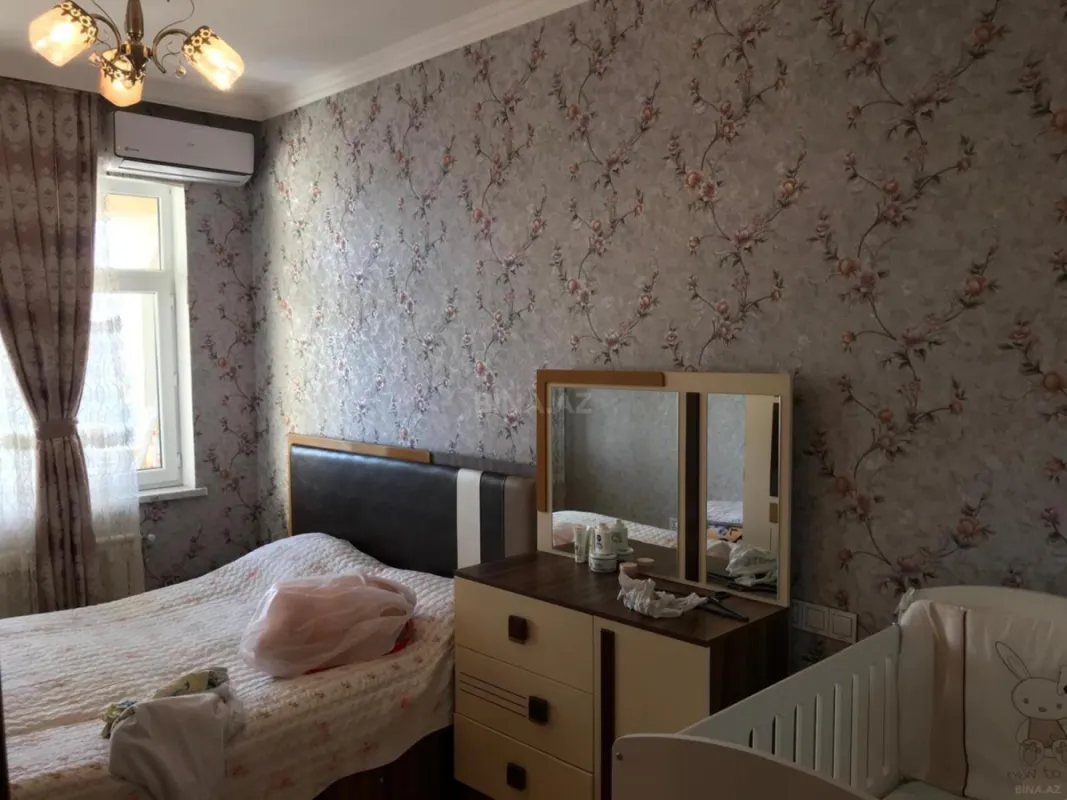 Satılır 2 otaqlı mənzil 76 m²