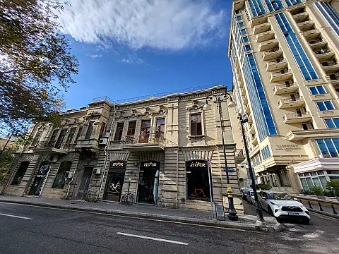 Satılır 3 otaqlı mənzil 100 m² — Bakı, Sahil qəs. 3 otaq 100.00 m²