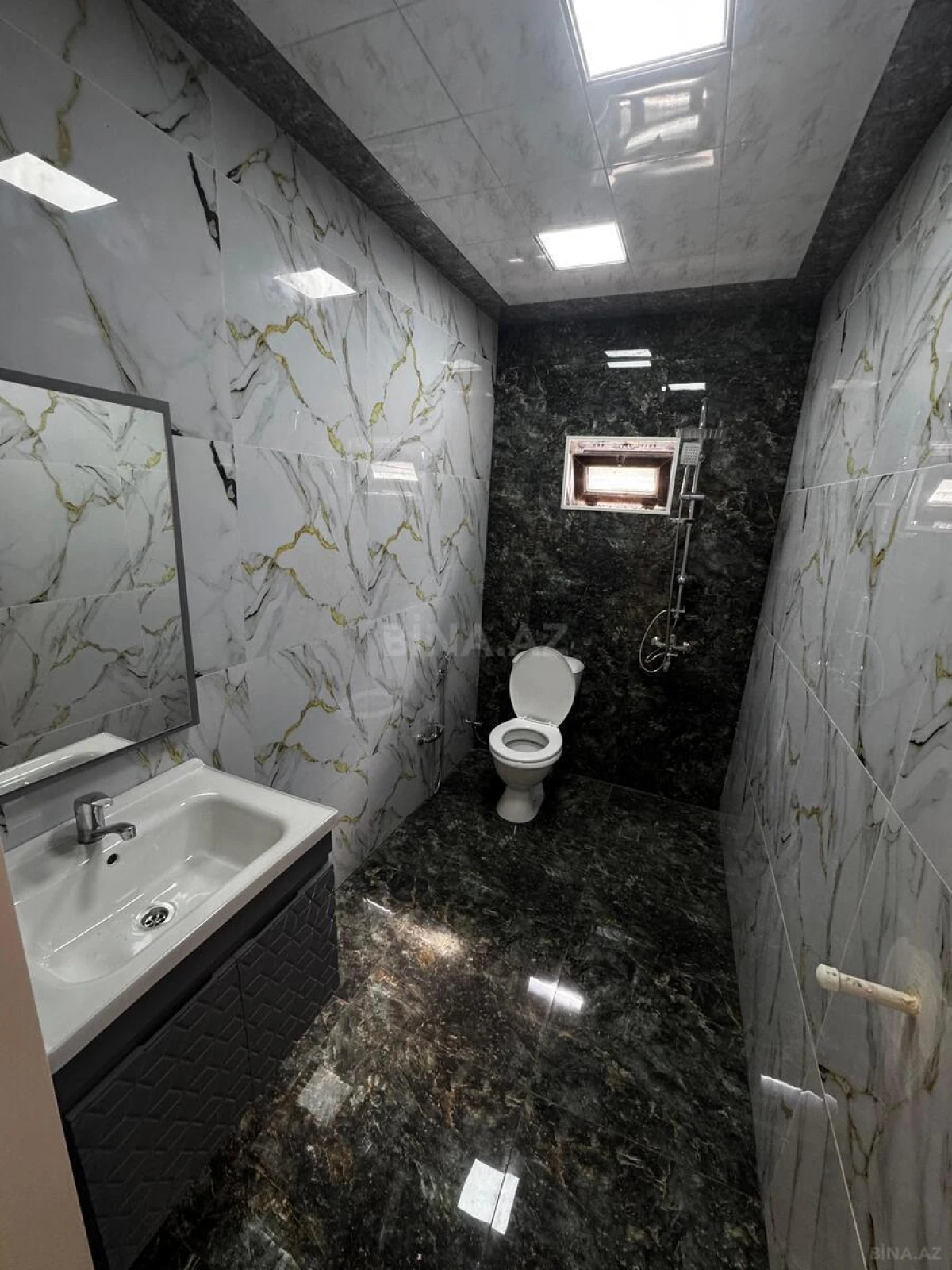 Satılır 4 otaqlı həyət evi 155 m²