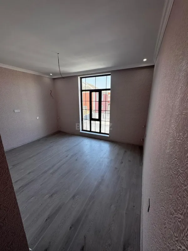 Satılır 4 otaqlı həyət evi 155 m²