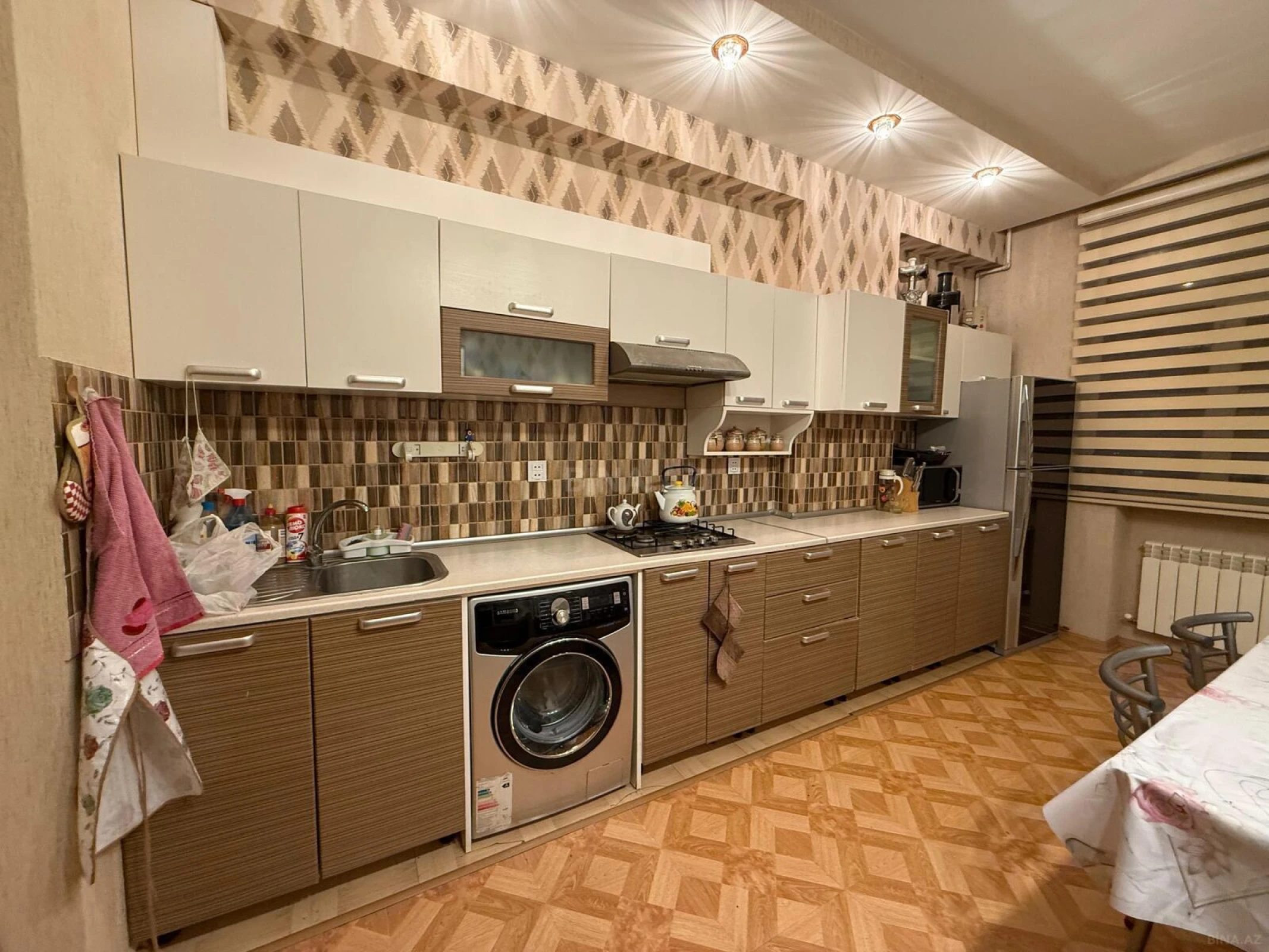 Satılır 2 otaqlı mənzil 93 m²