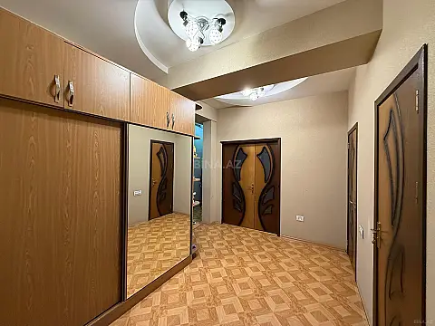 Satılır 2 otaqlı mənzil 93 m²