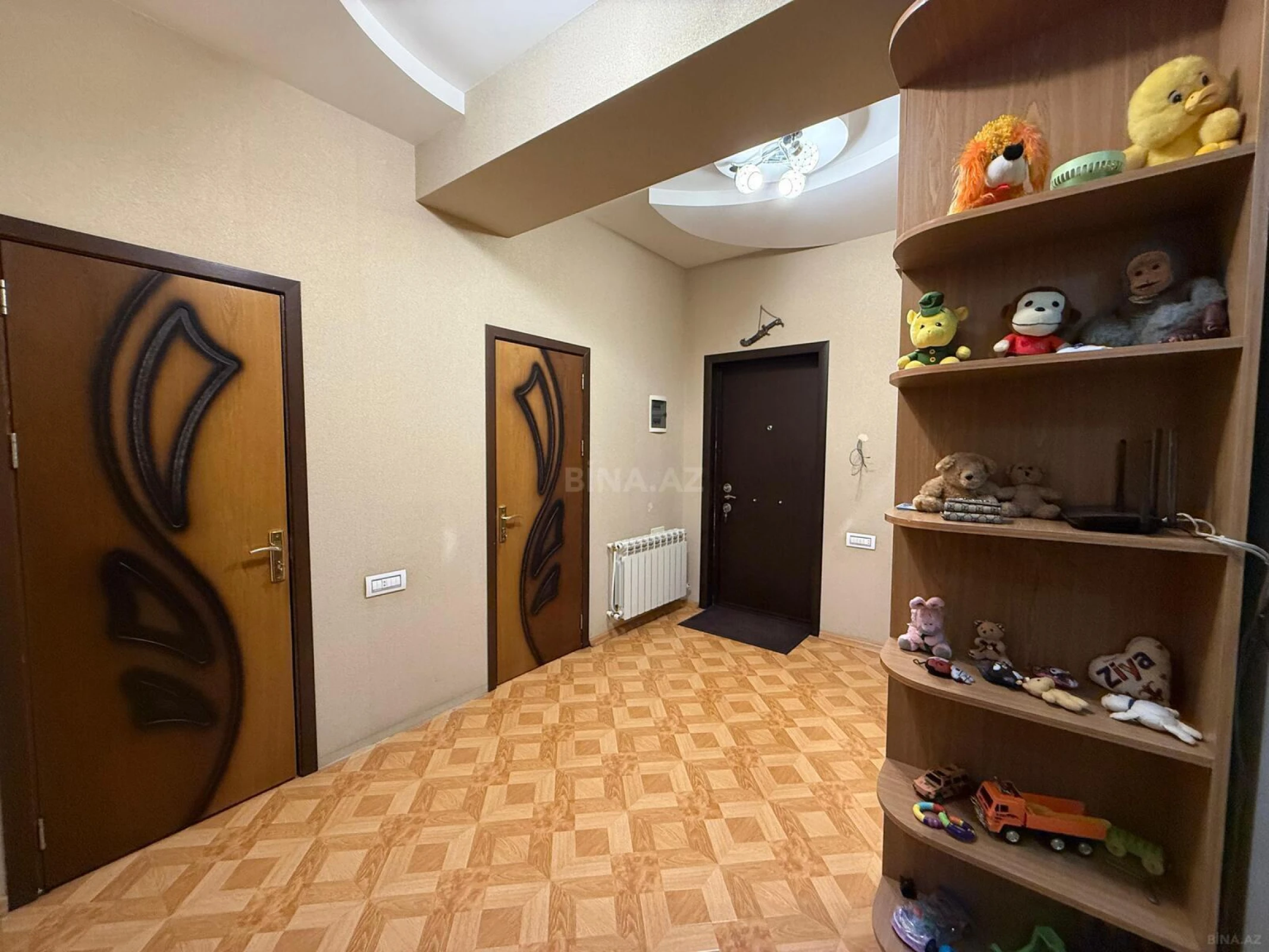 Satılır 2 otaqlı mənzil 93 m²