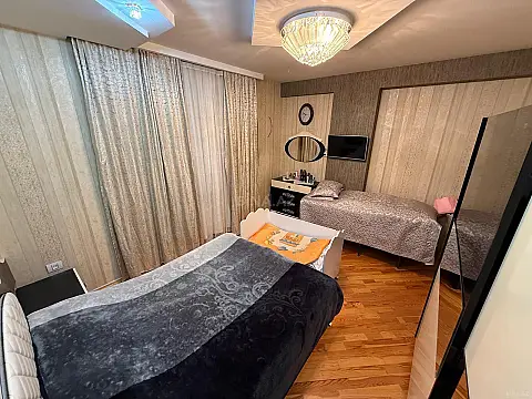 Satılır 2 otaqlı mənzil 93 m²