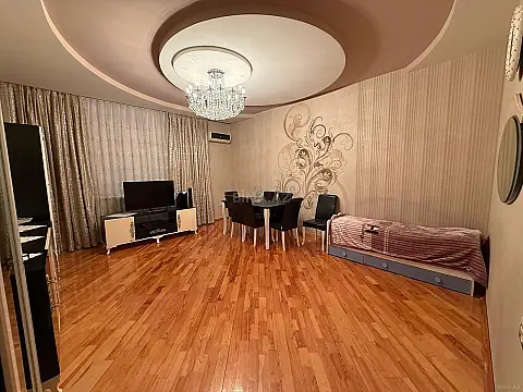 Satılır 2 otaqlı mənzil 93 m² — Bakı, İnşaatçılar 2 otaq 93.00 m²